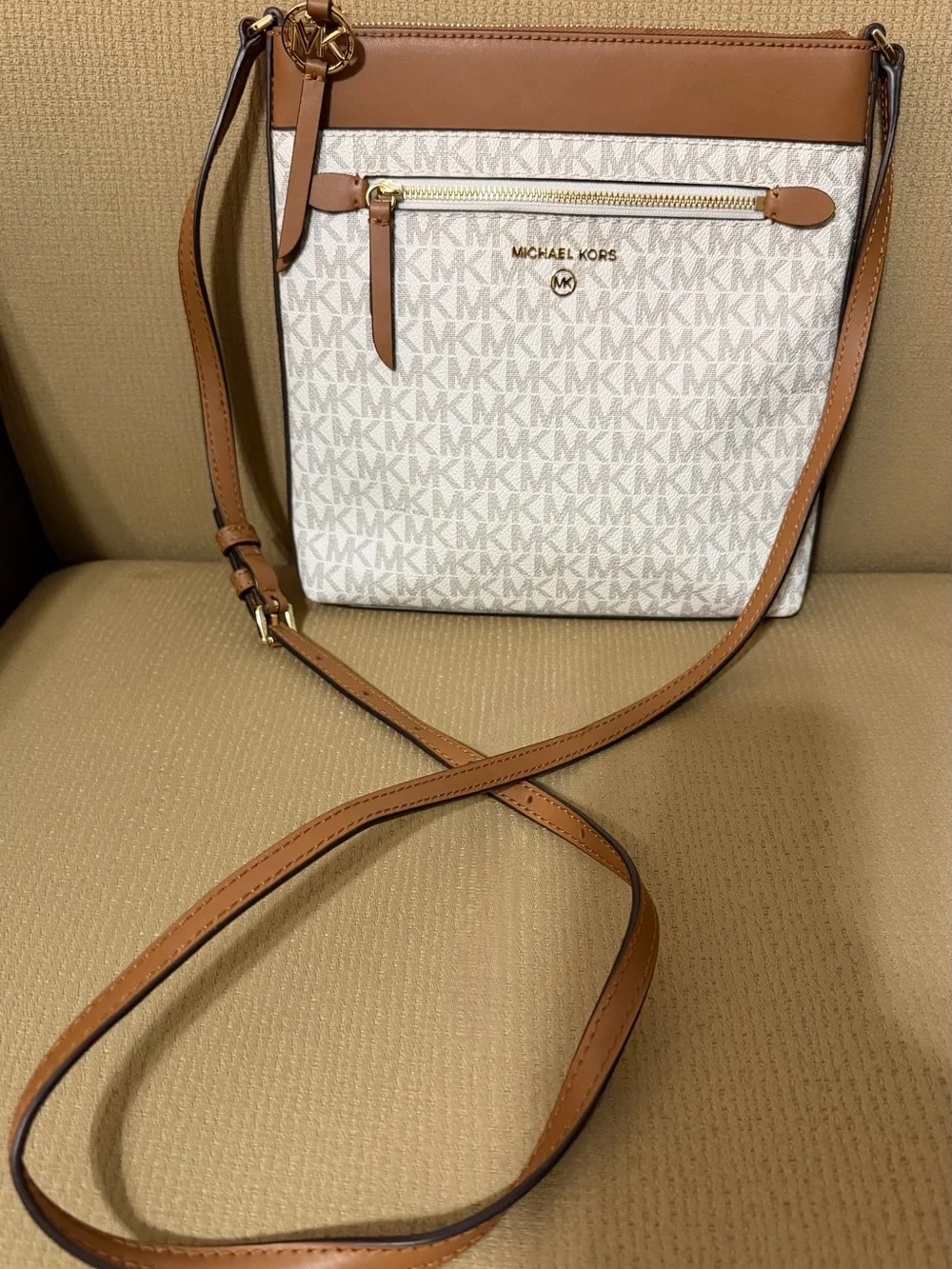 New Michael Kors Cream & Tan Crossbody